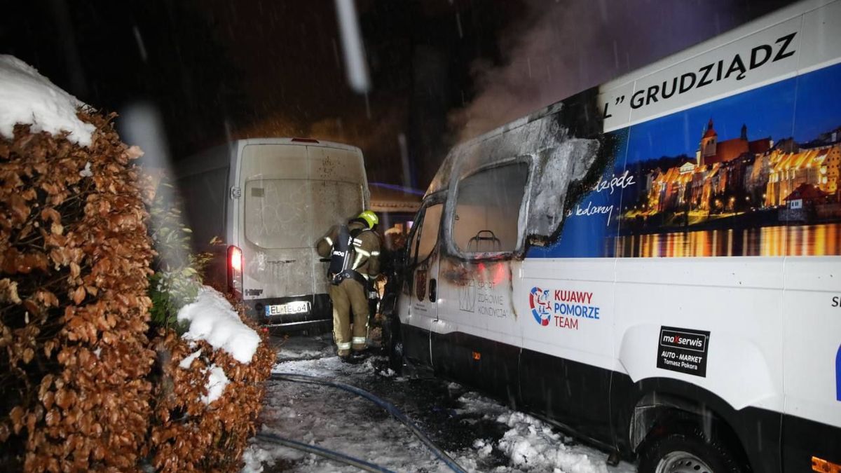 Botsing in Groesbeek • auto glijdt van snelweg