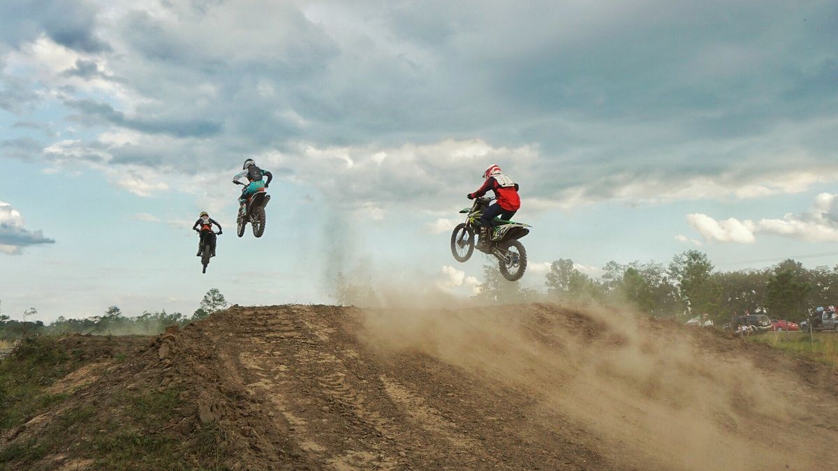 Cel- en werkstraf voor diefstal crossmotoren in 2020