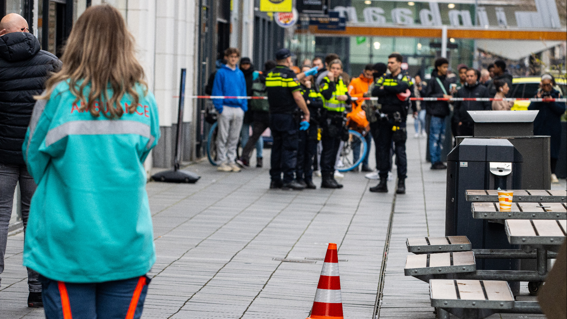 Ruzie Tussen Vrienden Om Dure Merkjas Ontaardt In Fatale Steekpartij ...