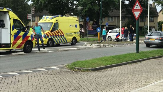 Fietser aangereden op beruchte rotonde in Baarn. Fietser aangereden op beruchte rotonde in Baarn.
