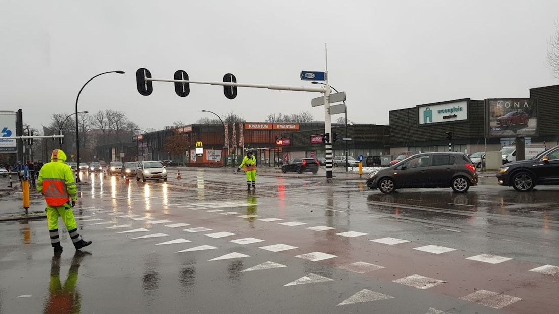 Verkeershinder in Enschede door werkzaamheden aan verkeerslichten