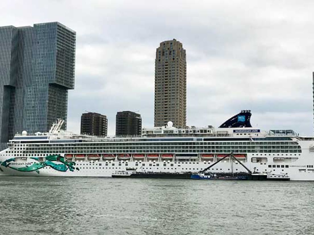Cruiseschip in Rotterdam