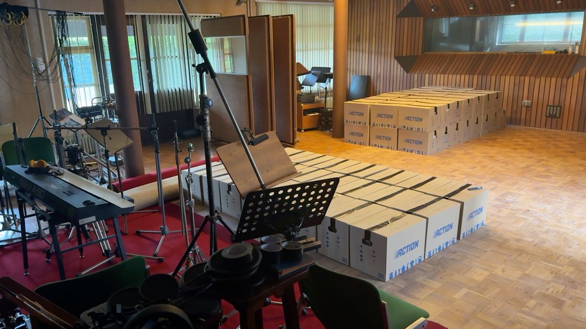 Muzikale erfenis Jan Theelen veiliggesteld. muziekbanden verhuizen naar L1-archief in Maastricht