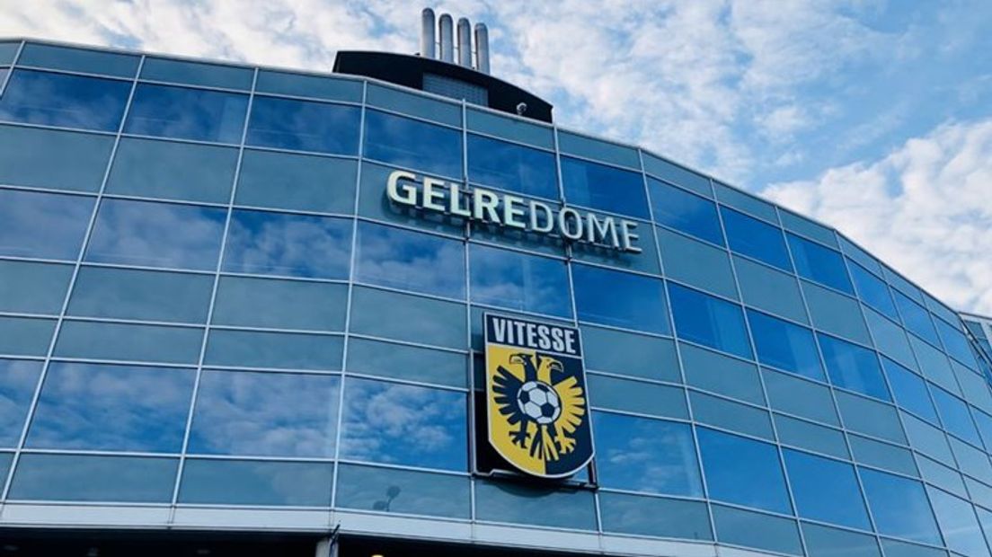 Vitesse is blij met de positieve signalen dat de club stadion GelreDome mag kopen van de provincie. Dat laat Vitesse-directeur Pascal van Wijk weten.