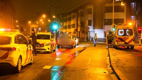 112 Nieuws: Zwaargewonden bij ongeluk in Enschede. 112 Nieuws: Zwaargewonden bij ongeluk in Enschede.