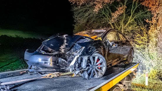 Politieachtervolging eindigt met crash