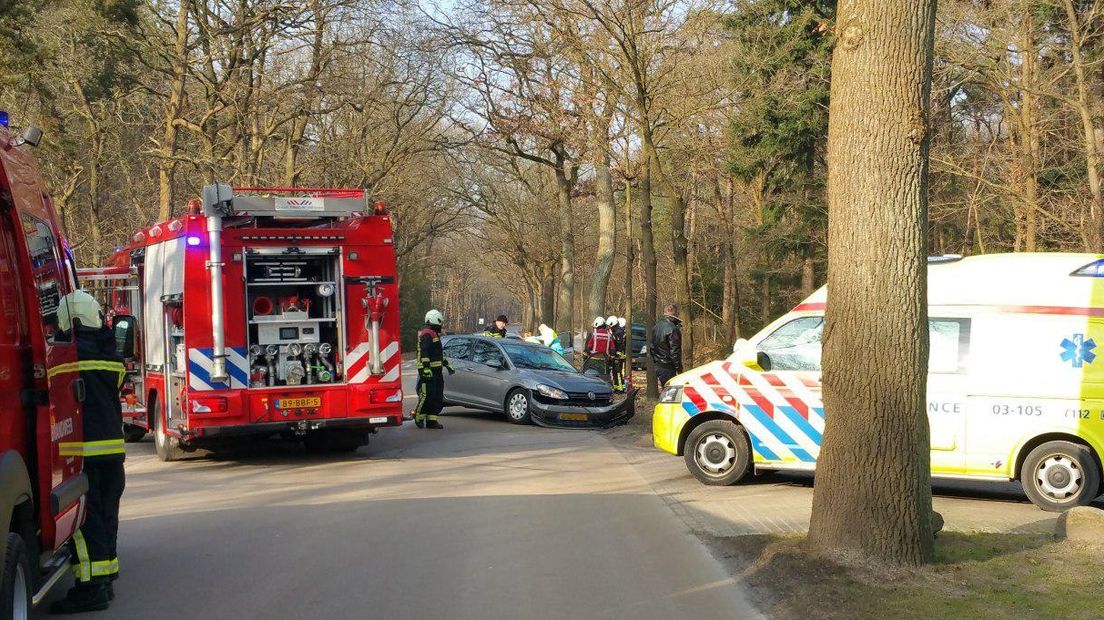 Twee auto's op elkaar gebotst bij Norg (Rechten: Persbureau Meter)