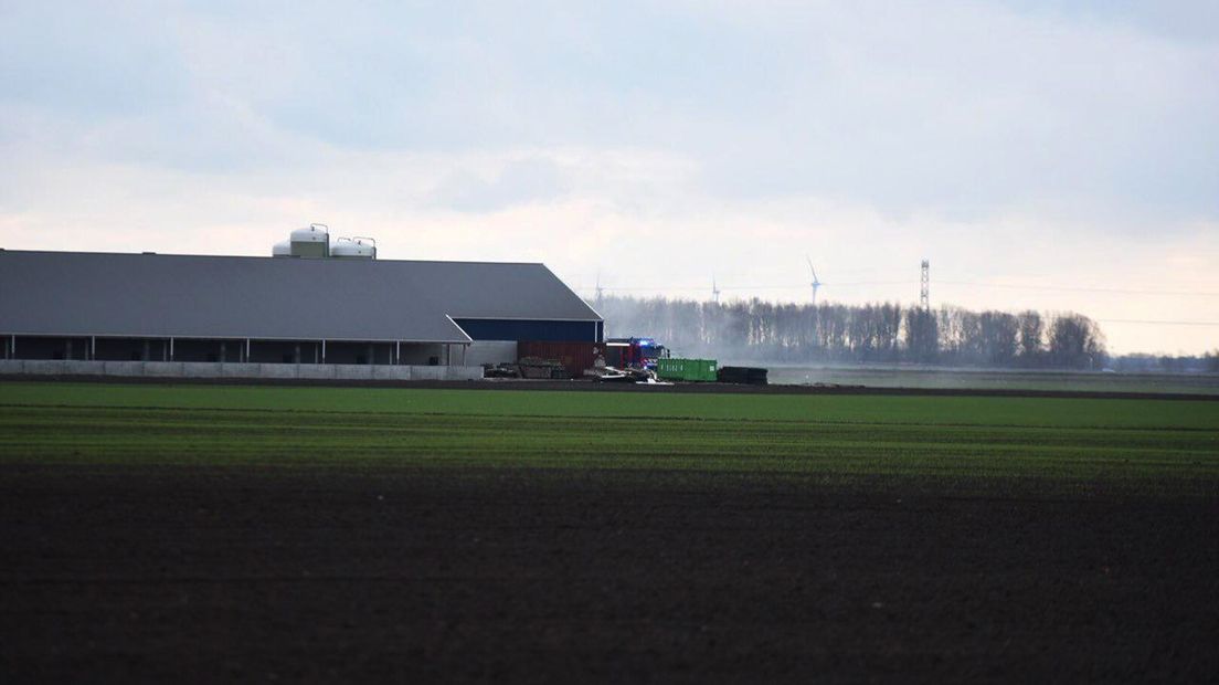 De brand ontstond in een afgesloten gedeelte van de stal