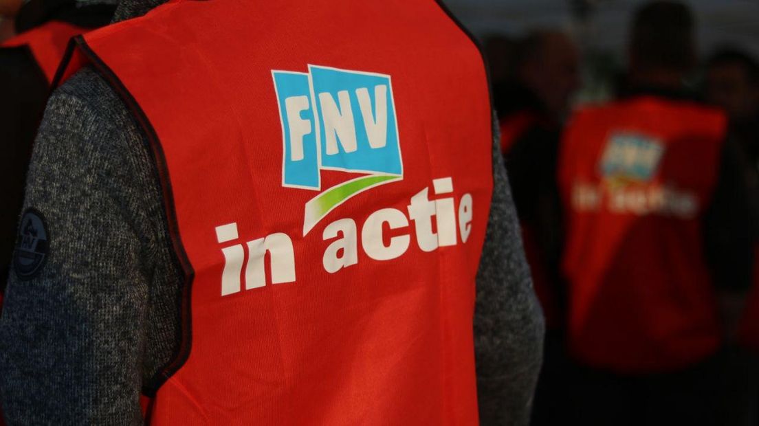 Volgens het FNV houdt Fresenius Hemocare zich echter niet aan het overeengekomen sociaal plan.  (Rechten: RTV Drenthe)