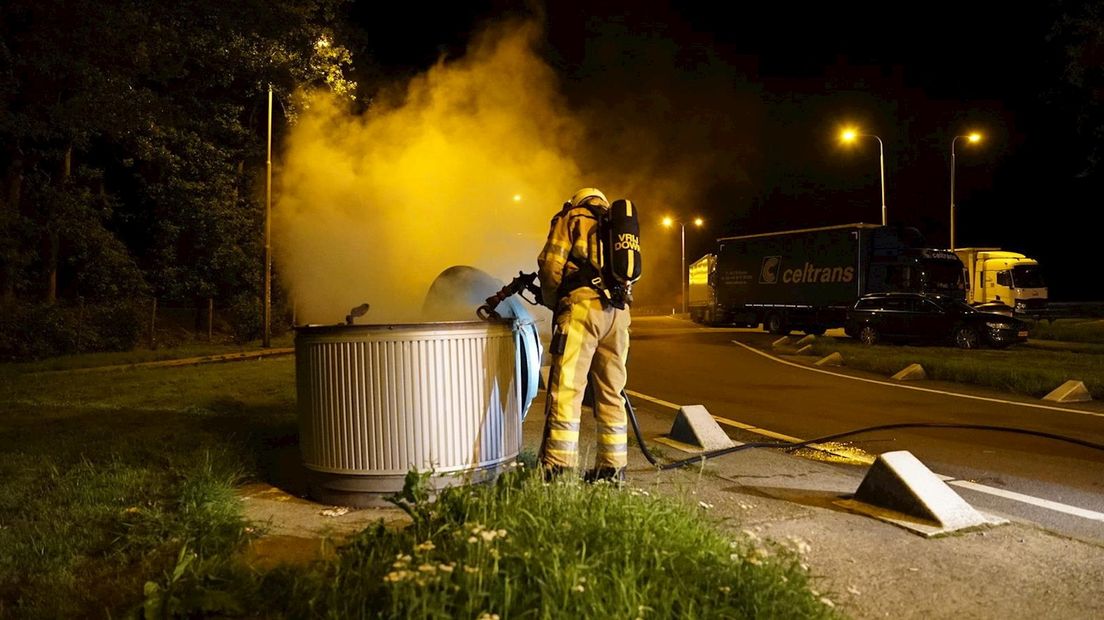 Containerbrand langs A1 bij Bathmen