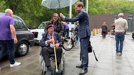 Veteranen warm verwelkomd in Wageningen: 'Er zijn er nog maar weinig van ons over'