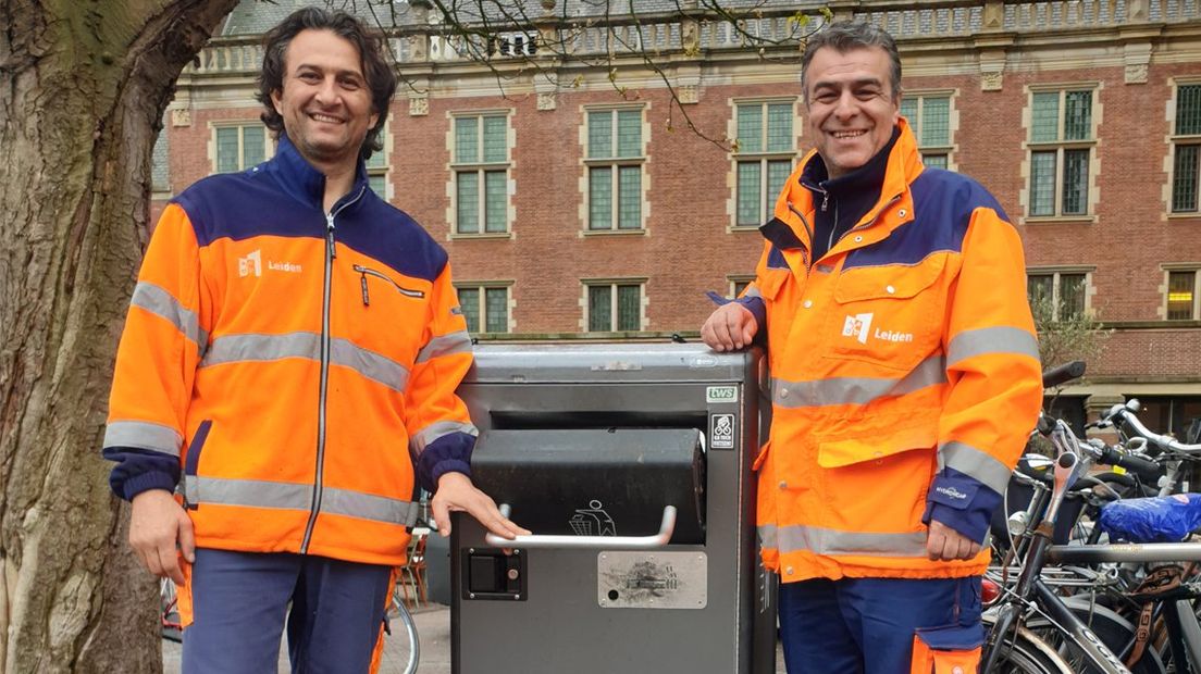 De pratende prullenbak op het Stadhuisplein in Leiden