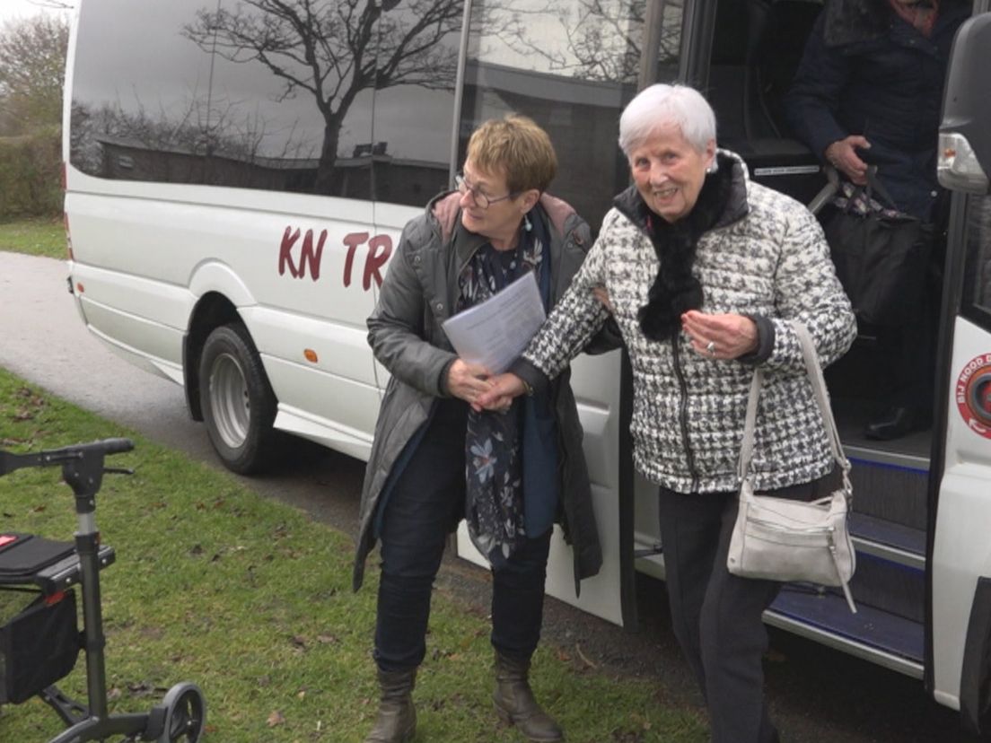 De ouderen kwamen maandagmiddag aan op het park