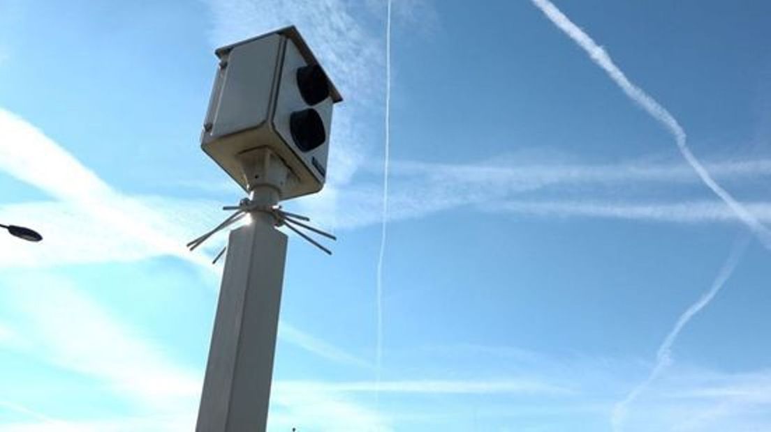 Deze beruchte flitspaal op de N303 in Putten flitst behoorlijk wat bestuurders.
