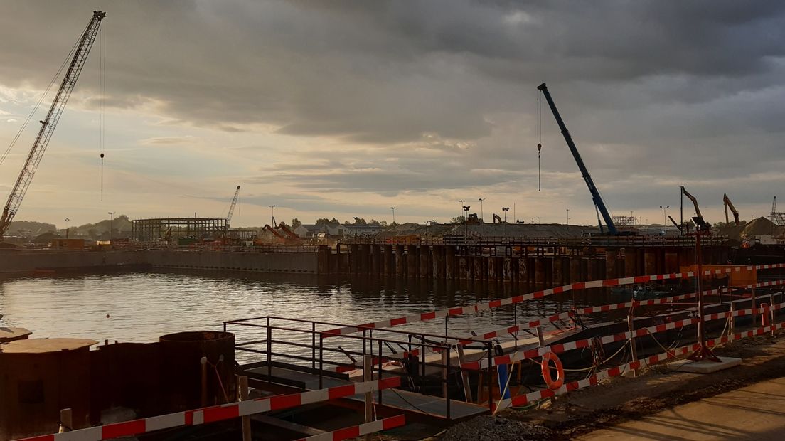 Leegpompen buitenhoofd Nieuwe Sluis blijkt een grotere klus te zijn dan gedacht