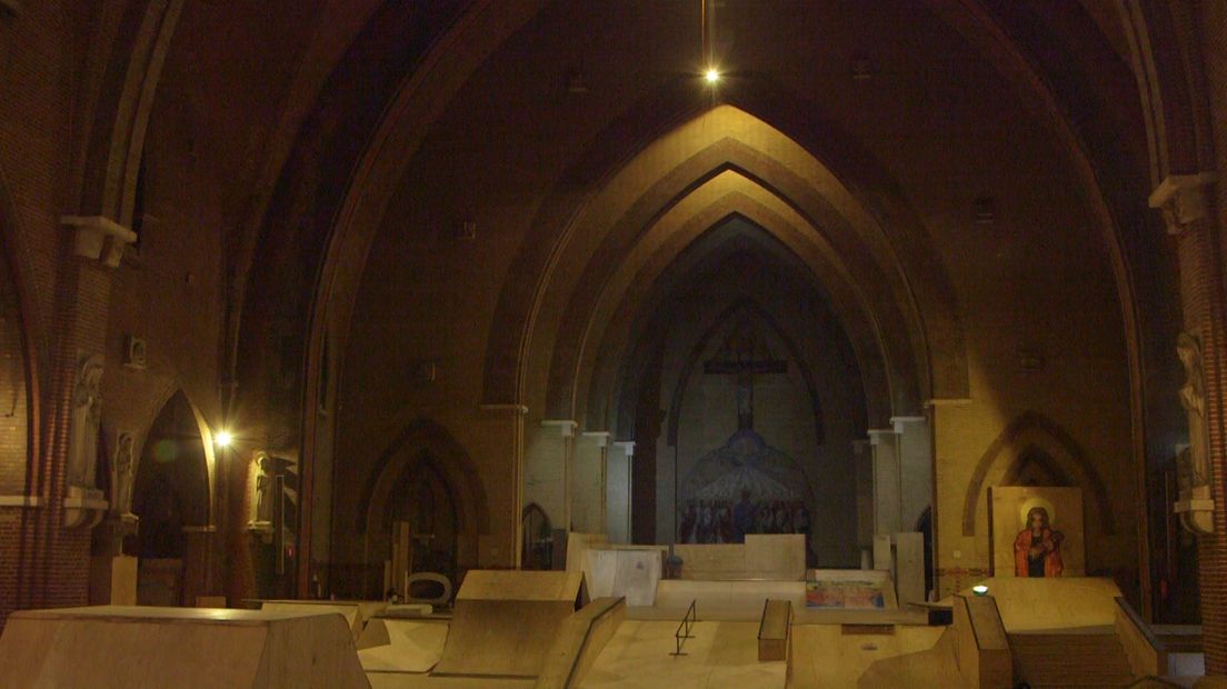 Skatebaan in de Sint Jozefkerk in Arnhem