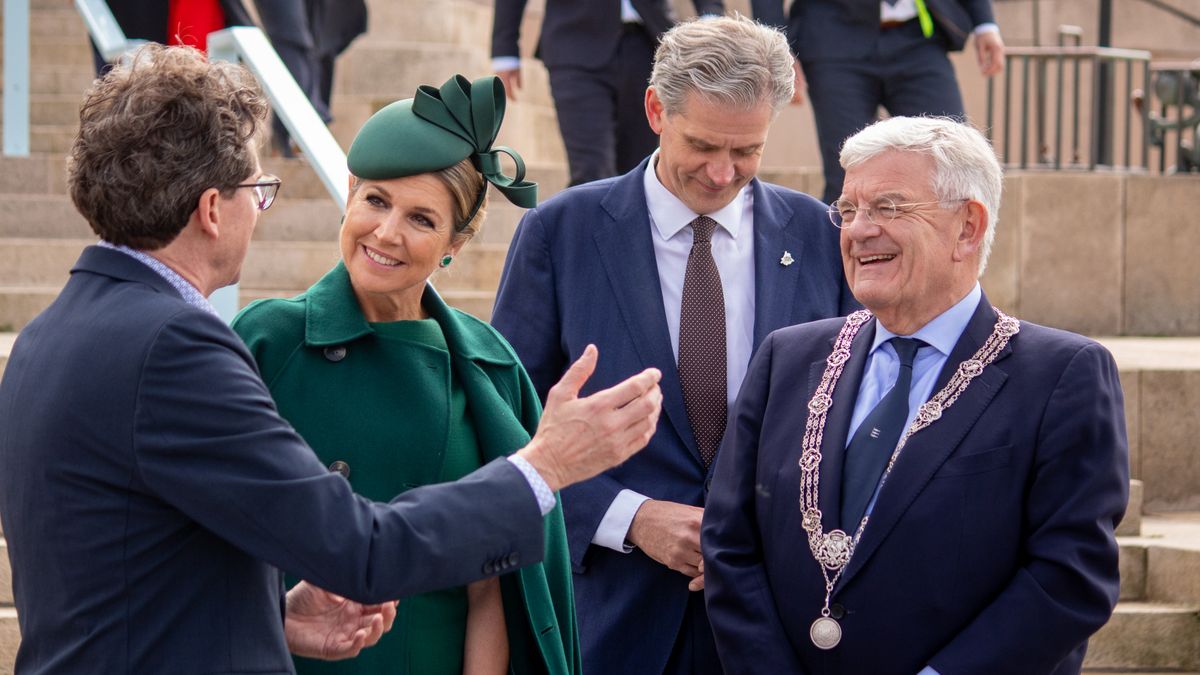 Koningin Maxima opent vernieuwde boulevard Scheveningen