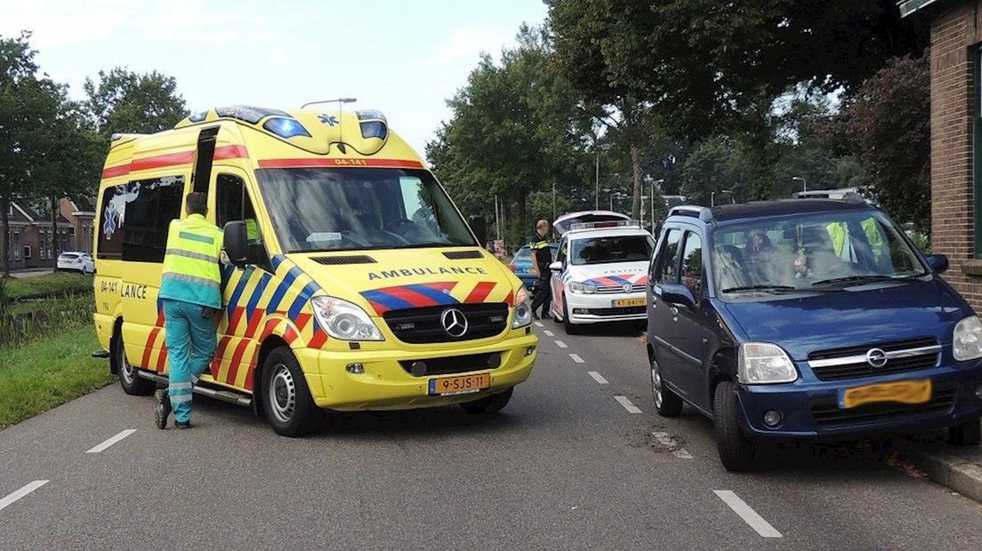 Vrouw gewond bij botsing met andere auto