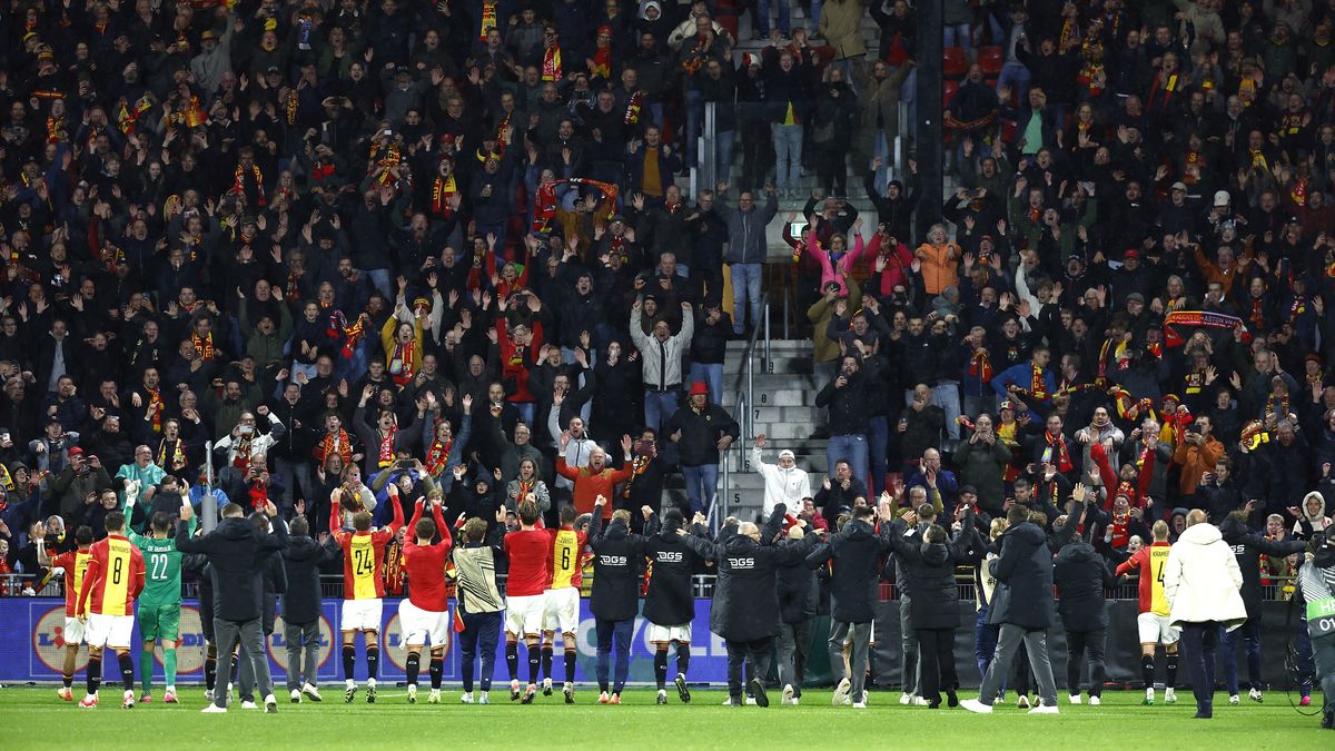 Deventer in extase na winst Go Ahead Eagles op Aston Villa, feest in binnenstad