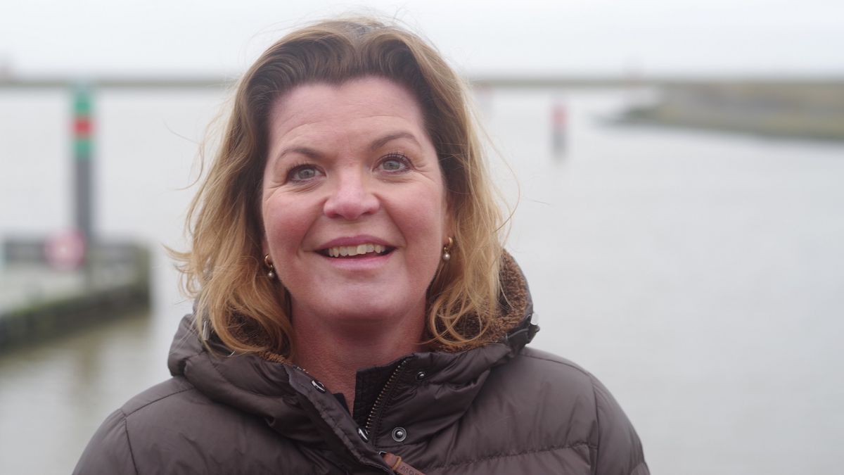 Minister Van der Wal slaat achterdeurtje dicht tegen visserij op spiering in spuikommen