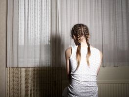 Meisje (17) in Valthermond stelselmatig mishandeld door vader, vriendin stapte naar politie