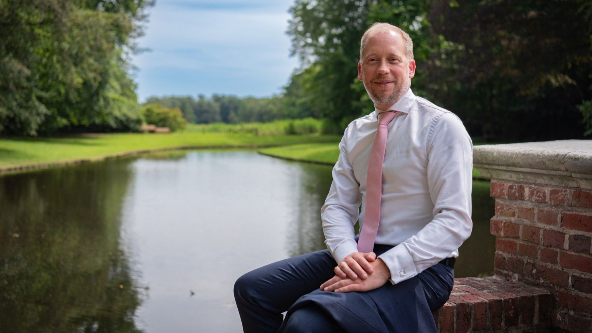 Foto: Burgemeester Rozendaal maakt overstap van Elburg naar Brummen