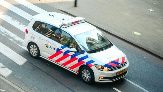 Voetganger gewond na aanrijding auto. Voetganger gewond na aanrijding auto.
