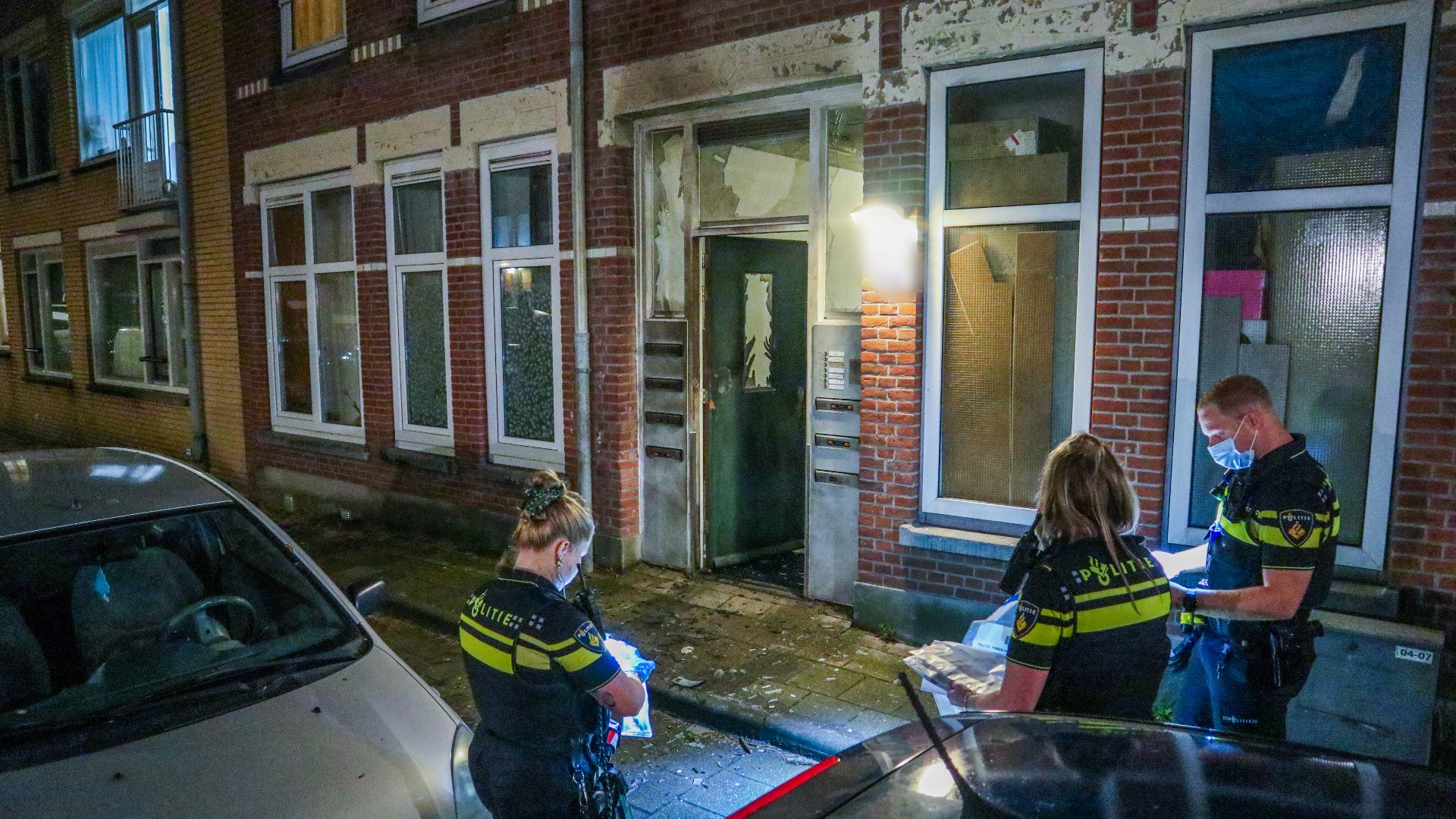 Ruiten Eruit Door Explosie Bij Portiek - Rijnmond