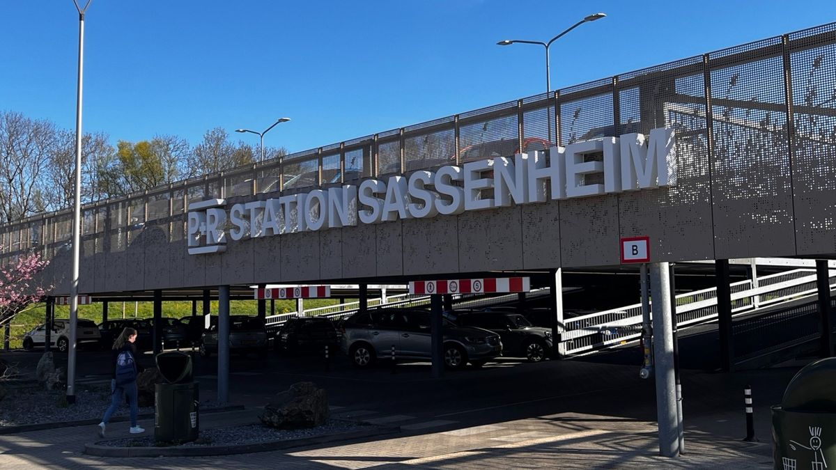 Gratis parkeren bij treinstation langs snelweg nog niet afgeschaft