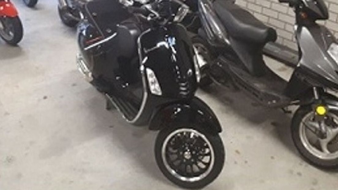 Na een mishandeling zijn vijf scooters in beslag genomen