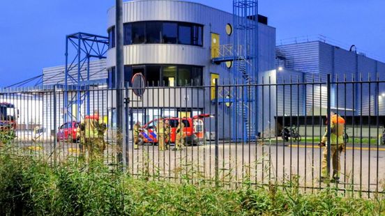 Penetrante geur bij fabriek houdt brandweer bezig