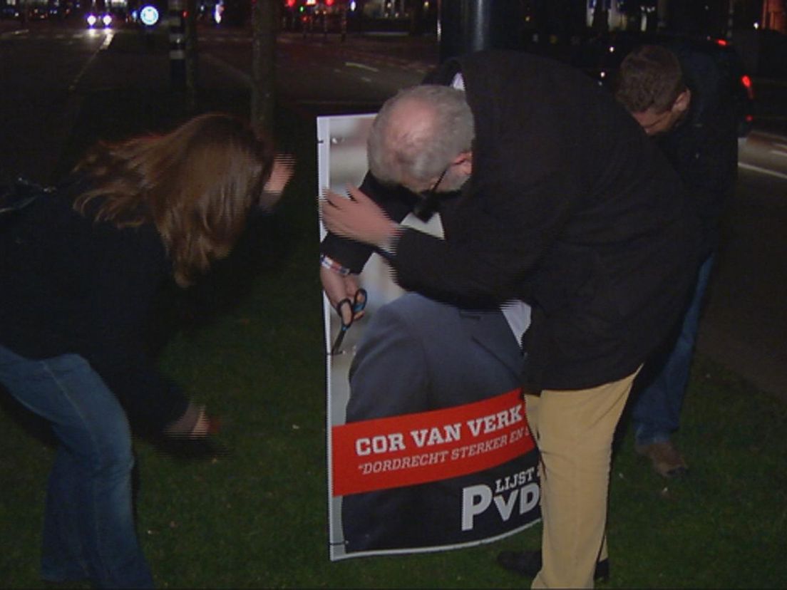 Verkiezingsborden PvdA Dordrecht weggehaald