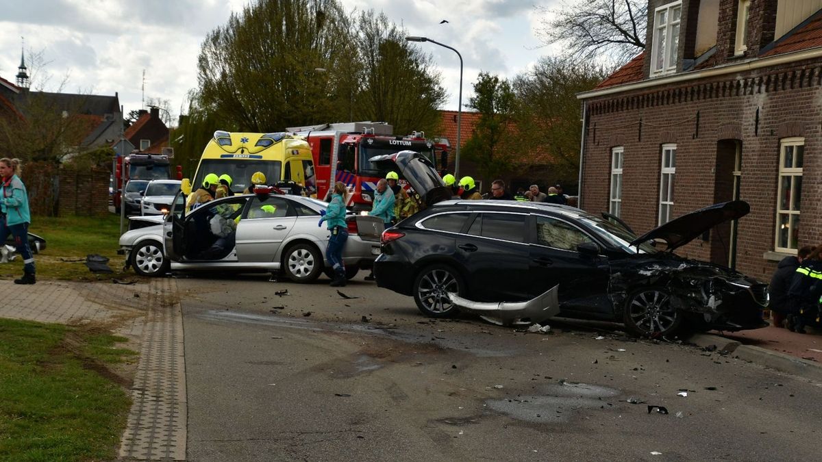 Traumahelikopter naar botsing in Broekhuizenvorst
