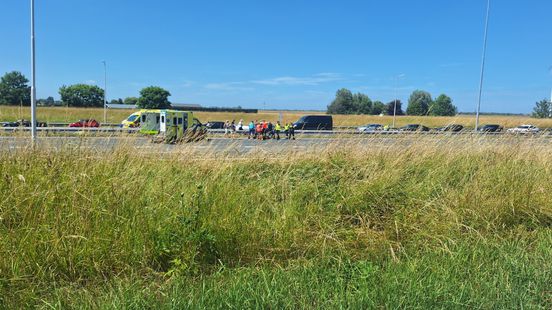 Ernstig ongeluk bij Heinenoordtunnel, A29 in beide richtingen kort dicht. Ernstig ongeluk bij Heinenoordtunnel, A29 in beide richtingen kort dicht.