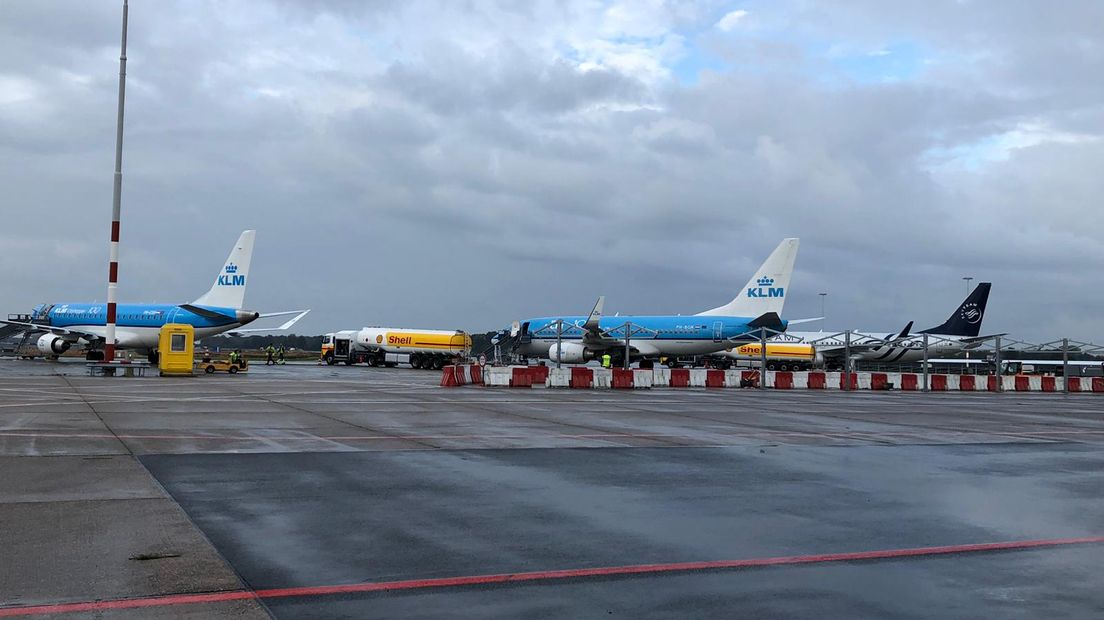 Drie KLM-toestellen landen vanochtend op Eelde vanwege een storing op Schiphol (Rechten: Onno de Jong)