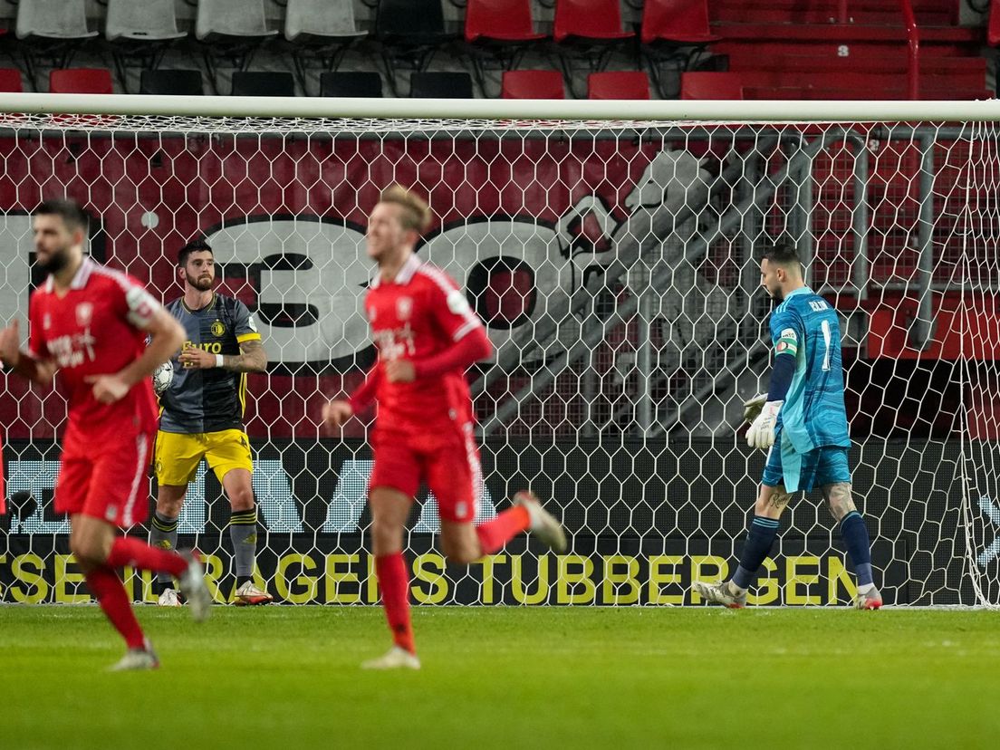 Feyenoord baalt na de tegentreffer van FC Twente in de beker