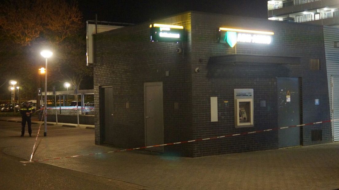 In Doetinchem is in de nacht van dinsdag op woensdag geprobeerd een geldautomaat te kraken aan de Houtsmastraat. De kraak is mislukt.