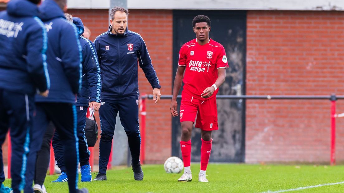 Markelo viel geblesseerd uit tegen Jong PSV