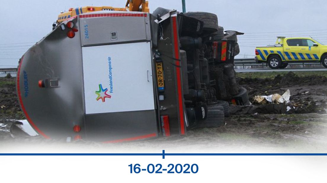 Een gekantelde melkwagen bij Wirdum