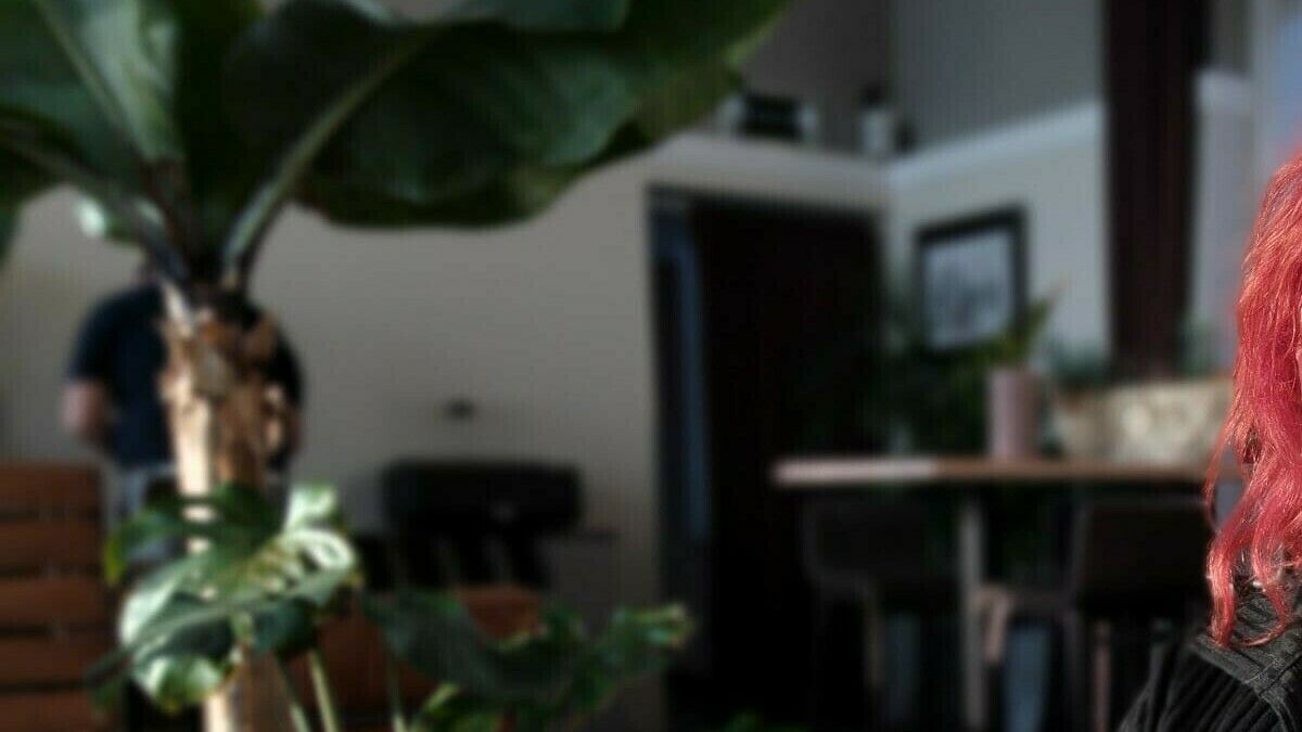 Flatbewoner Ellen woont na explosie tijdelijk in hotel: ‘Dit is geen vakantie, ik wil gewoon naar hu