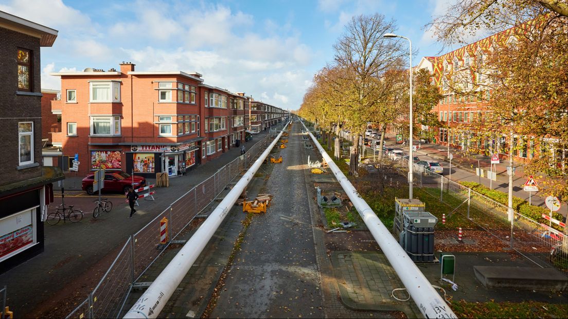 De voorbereidingen voor de aanleg van het warmtetransportnet zijn al sinds augustus gaande bij de La Reyweg
