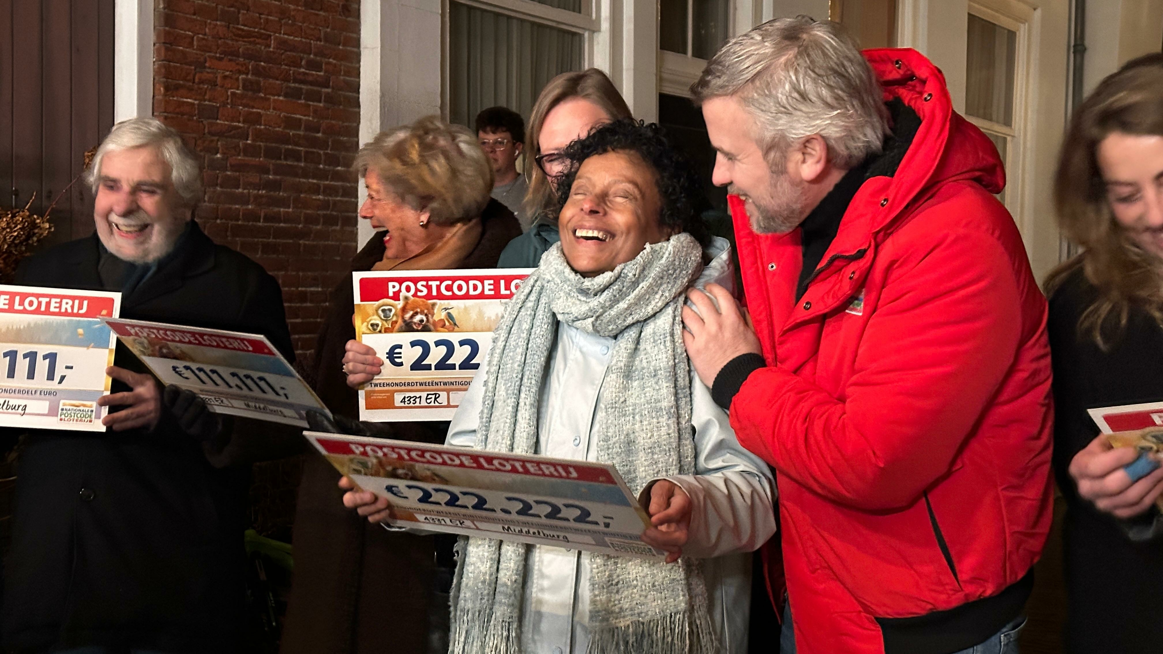 Sonja wint 222.222 euro bij Postcodeloterij: 'Ik wist niet eens dat ik meespeelde'