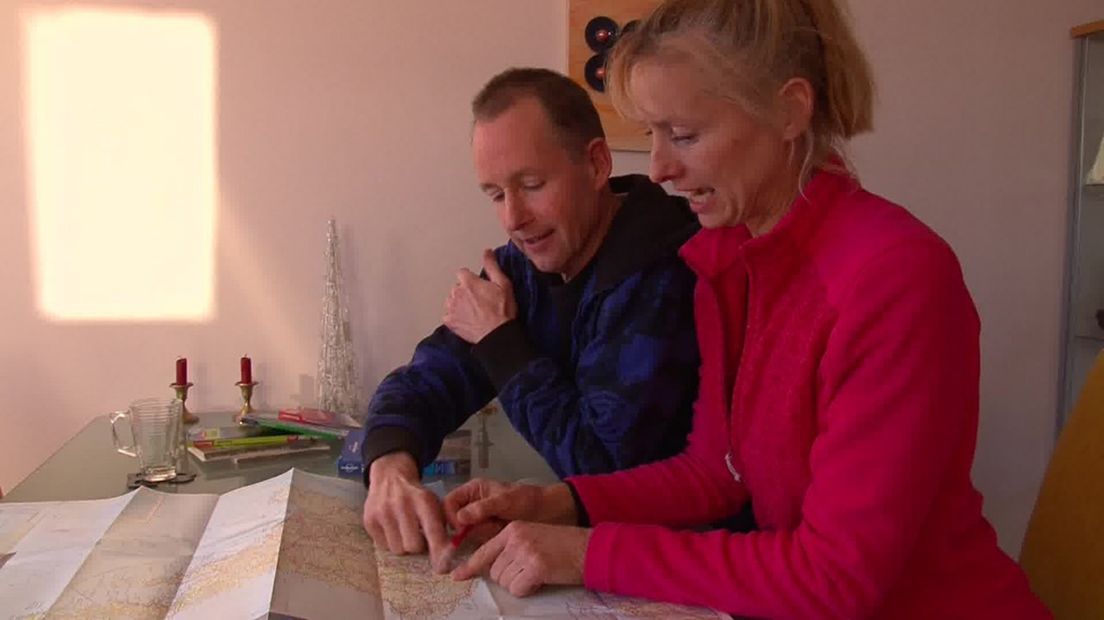 Hans en Marleen plannen hun reis op de kaart