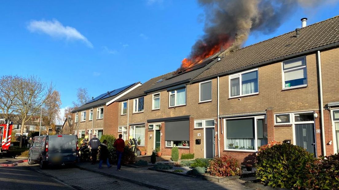 Ook de zonnepanelen vlogen in brand.