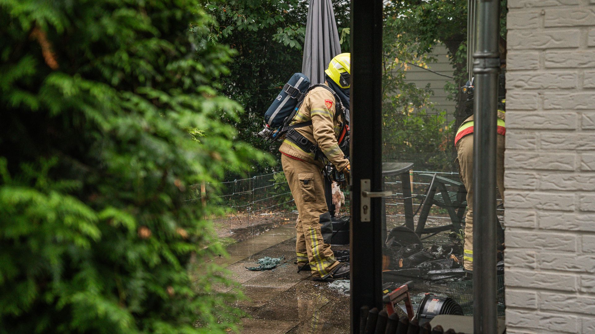 Foto: Barbecue zorgt voor flinke schade aan huis