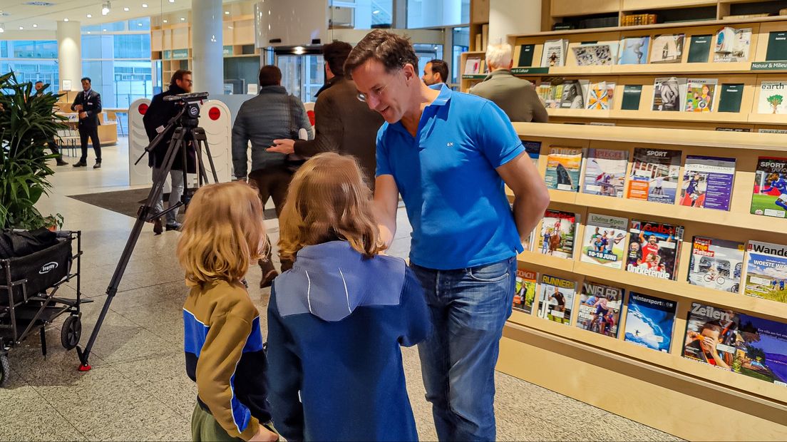 Mark Rutte na afloop van het interview in de Centrale Bibliotheek