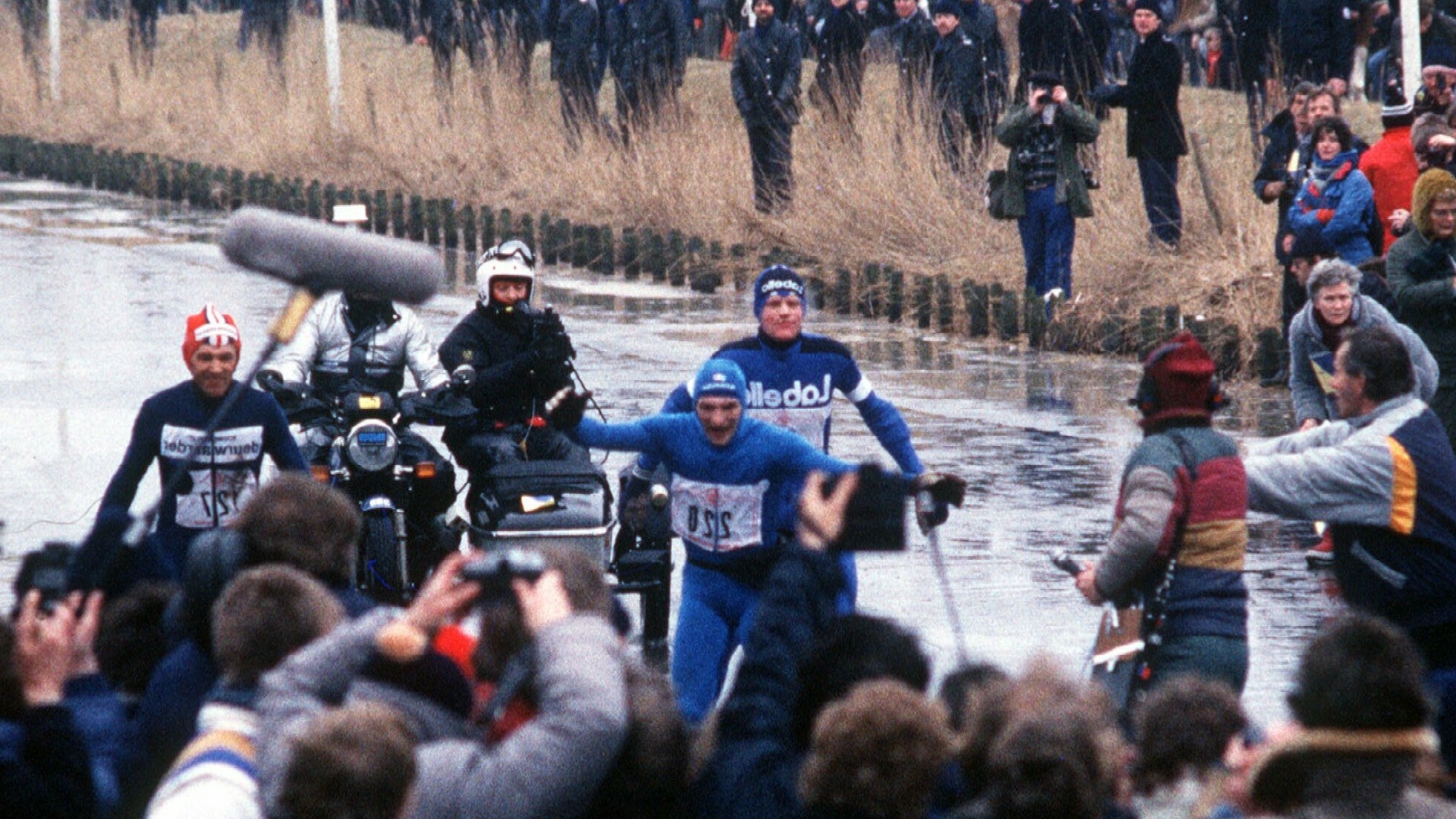 Evert van Benthem komt yn 1985 as earste oer de finish