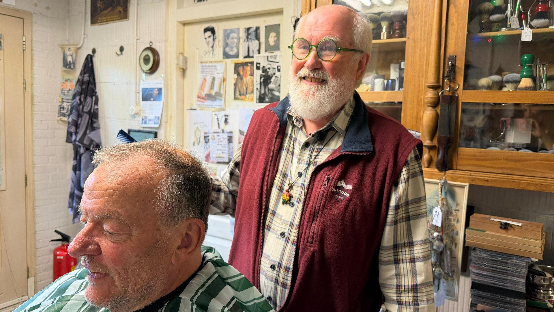 Paul zit al 60 jaar in het kappersvak: 'Klanten gingen soms dronken naar huis.'