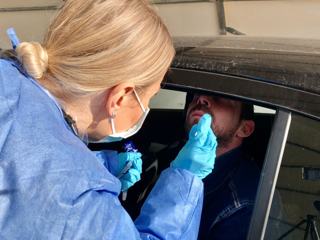 coronatest in een teststraat