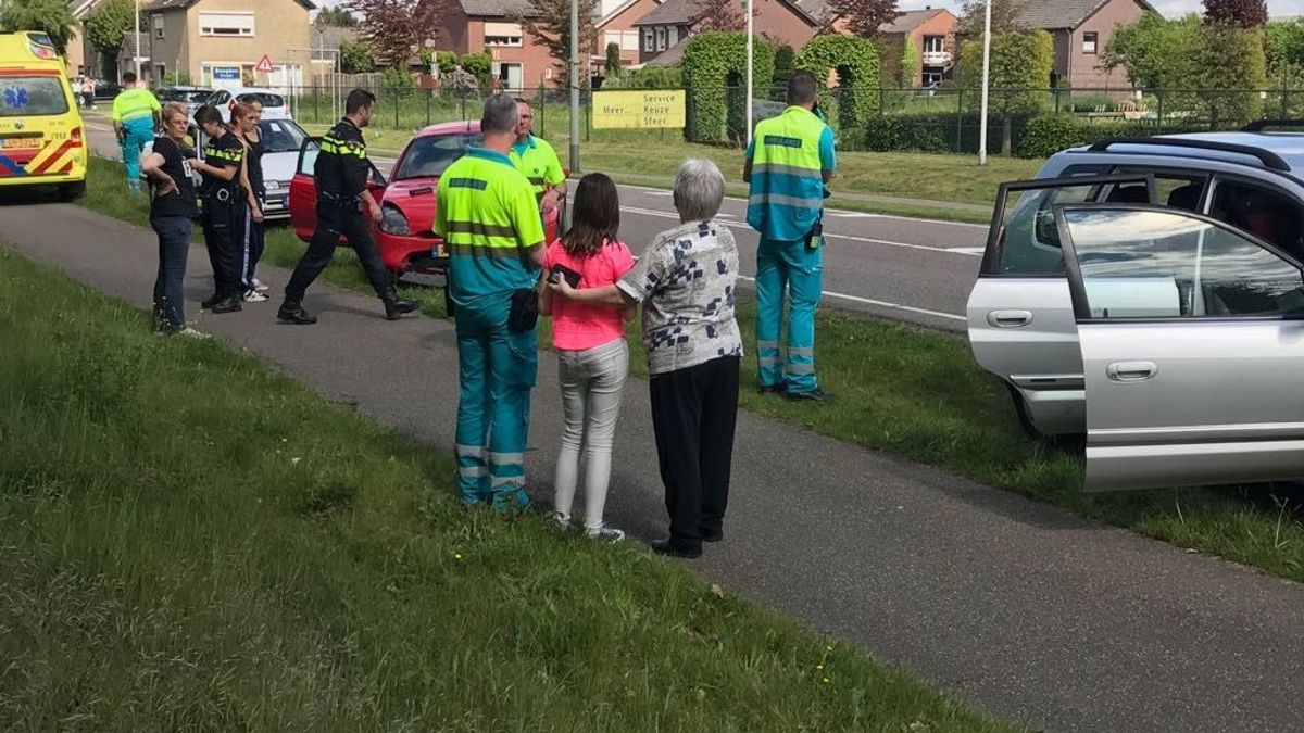 Traumabeertjes uitgedeeld na kettingbotsing Beegden